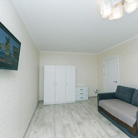 Прекрасная Квартира У Метро Политехнический Институт Kyiv Exterior foto