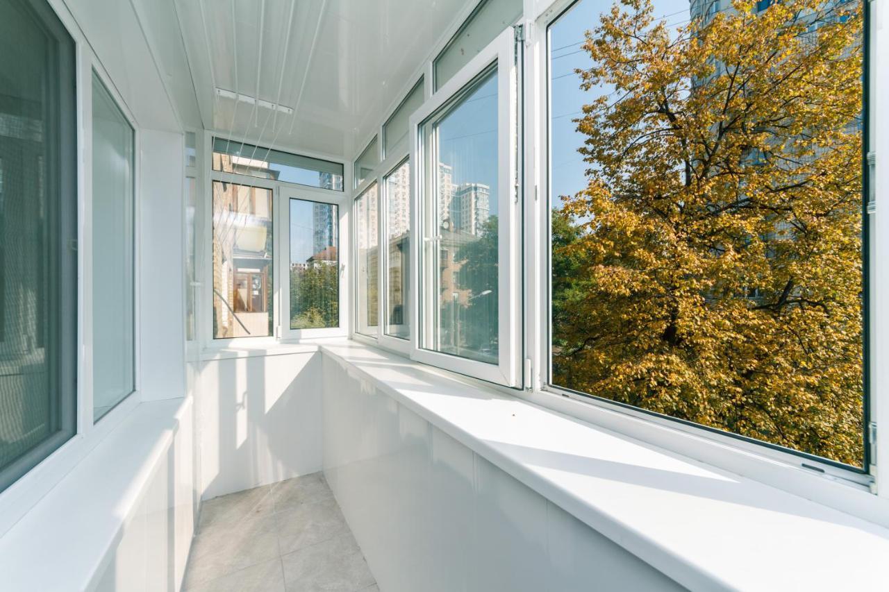 Прекрасная Квартира У Метро Политехнический Институт Kyiv Exterior foto